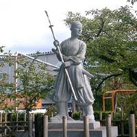 Nakanotakekostatue.jpg